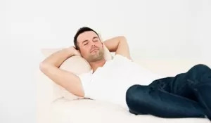 Jangan Jadi Kaum Rebahan! Gaya Hidup Sedentary Behaviour Bisa Picu Penyakit Jantung Hingga Masalah Mental