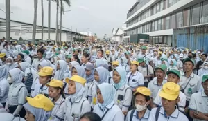 Pasca Pailit, Menaker Pastikan Pesangon dan THR Pekerja PHK Sritex Dibayar Sebelum Lebaran 2025