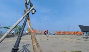 Proyek Alun-alun Gadobangkong Sukabumi Telan Dana Rp15,6 M Kini Rusak Parah, Ikon Patung Penyu Jebol Dibuat dari Kardus 