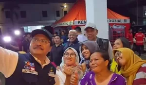 Mensos Tinjau Lokasi Banjir Jakarta yang Mulai Surut, Sebagian Warga Bisa Pulang ke Rumah untuk Bersih-bersih