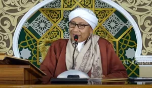 Ceramah Buya Yahya: Ternyata Ini Alasan Diperbolehkan Makan Telur Ular dalam Islam!