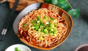 Usai Dimakzulkan, Warga Korea Selatan Rayakan Lengsernya Yoon Suk Yeol dengan 'Pamyeon' dan Tradisi Unik