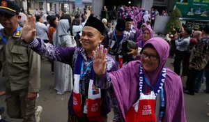 Calon Jemaah Haji Asal Kota Bogor Full Senyum saat Diberangkatkan, Penantian Panjang Lengkapi Rukun Islam