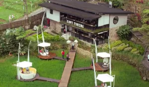 Cari Tempat Ngopi Bernuansa Alam di Bogor? Sensasi Nongkrong Tepi Sungai di Kopi Tubing Pamijahan Dijamin Bikin Betah!