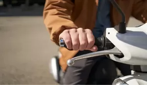 Tarikan Motor Injeksi Ngempos di Tanjakan? Jangan Panik, Begini Cara Bedain Masalah Busi, Filter, atau CVT