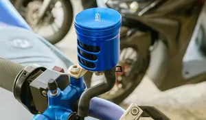 Nyawa Jadi Ancamannya! Ini Bahaya Jarang Kuras dan Ganti Minyak Rem Motor