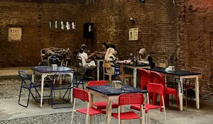 Ga Akan Nyesel Bulak Balik Jakarta, Berikut 5 Rekomendasi Kafe Vintage yang ada di Surken Bogor 