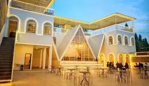 Buka 24 Jam! Warkop Dua Lantai Bogor Jadi Tempat Nongkrong Nyaman yang Cocok Buat Semua Kalangan