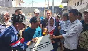 Dampingi Menteri BKKBN, Jaro Ade Salurkan Bantuan Air Bersih dan Renovasi Rumah untuk Keluarga Berisiko Stunting