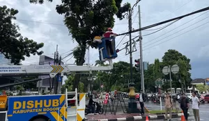 Rudy Susmanto Lanjutkan Penataan Kabel Fiber Optik, Simpang Ediyoso Kini Jadi Prioritas