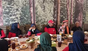 Melihat Keakraban Relawan Kebakaran Sukamaju dengan Pemkot, Makan Siang Bareng, Berikan Apresiasi Kinerja