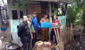 Lurah Jatijajar Tinjau  Tiga Titik  Longsor