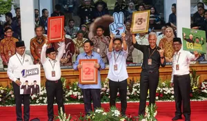 Satu Jari vs Finger Heart vs Salam Metal : Gibran dan Kaesang Kompak Salami Mega, Emil Dardak Gabung TKN Prabowo