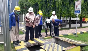 Limbah Busa Cemari Kali Baru, Izin IPAL Tiga Pabrik Dicek DLHK Depok