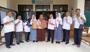 Suka Cita Pelepasan Siswa PKL di Bojongsari Depok : Dua Bulan Belajar, Jam Dinding jadi Ungkapan Terima Kasih