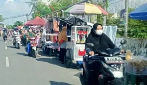 PKL di Jembatan Grogol Tol Cijago Depok Diperingatkan