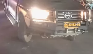 Pengendara Motor Ditabrak di Cilodong Depok Hingga Terluka Parah, Pelaku Tinggalkan Mobil Berplat Dinas