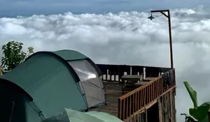 View di Tempat Wisata Bandung Ini Unreal Abis! Bisa Nikmati Camping Sebari Healing di Atas Hamparan Awan yang Mempesona