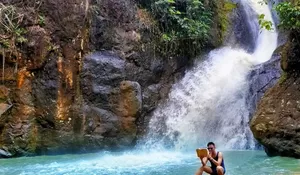Curug Hidden Gem Bogor Ini Tiket Masuknya Gratis! Memberikan Keindahan Air Terjun Unik Seperti Seluncuran yang Mempesona