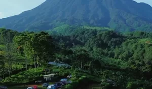 Tempat Camping Puncak Ini Fasilitas Lengkap Anti Ribet dengan View Kece Pegunungan, Sunset dan City Light yang Bikin Candu!