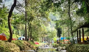 Tempat Wisata yang Cocok Buat si Kecil? Coba ke Wisata Alam Capolaga Aja, Bisa Main dan Camping di Pinggiran Sungai, hingga Ada Curugnya!