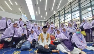 Wakil Walikota Imam Budi Hartono Lepas Kloter 3 Haji Depok : Imbau Jaga Kesehatan dan Waspada Cuaca Panas