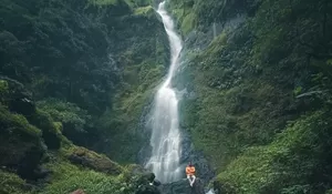 Keindahan Curug Subang yang Gak Boleh Dilewatkan Ini Pancarkan Kemegahan Air Terjun dengan Ketinggian 40 Meter!