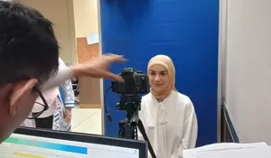 Irish Bella Ganti Fotonya di EKTP, Ada Apa Ya?