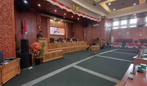 DPRD Minta Pemkot Depok Tindak Tegas Minimarket melanggar Jam Operasional