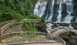 Pemandangan Curug Bandung Ini Cantiknya Kebangetan, Feelsnya Kaya Liat ke Air Terjun Niagara!
