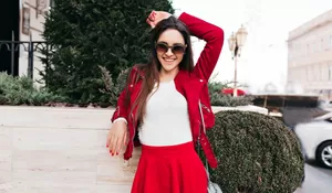 Inspirasi Outfit Merah Putih Untuk 17 Agustus yang Kece Abis, Bisa Dipake Kerja Hingga Acara Outdoor!
