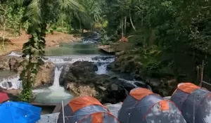 Tempat Camping dan Glamping Tenda Family Friendly Pinggir Sungai yang Pemandangannya Cantik Puol!