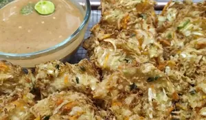 Resep Sederhana Bakwan dengan Sambal Kacang yang Dijamin Renyah dan Nagih!