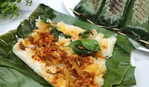 Aromanya Wangi Banget Bikin Ngiler! Ternyata Begini Resep Sederhana Nasi Bakar Pindang Tongkol Suwir Balado yang Enak