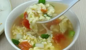 Rasa Sup Telur Ini Enak, Buatnya Satset dan Bisa Banget Buat Menu Sarapan!