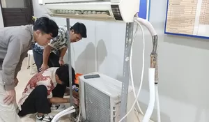 20 Warga Gandul Kota Depok Dilatih Piawai Servis AC