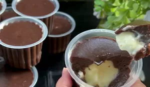 Bosen Bikin Puding Gitu-gitu Aja? Perlu Cobain Nih Resep Puding Cokelat Lava Kekinian Ini yang Lembut dan Lumer di Mulut!