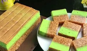 Perpaduan Bolu Pandan yang lembut dengan Lapisan Puding Lumut Ini Rasanya Emang Gak Ada Lawan, Cocok Untuk Ide Jualan atau Isian Snack Box!