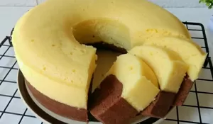 Bolu Susu Kukus yang Lembut dan Lezat Cuman Pakai 2 Telur Ini Miliki Perpaduan Rasa Susu Vanila dan Coklat yang Pas!