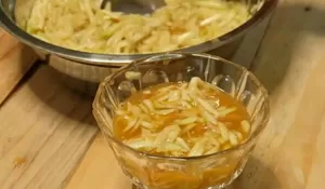 Ngeliatnya Aja Sudah Biking Ngiler, Perpaduan Asem, Manis dan Pedas dari Rujak Serut Mangga Ini Dijamin Bikin Nagih!