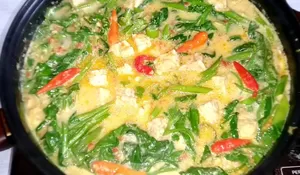 Kangkung Jangan Cuman Ditumis Biasa Aja! Perlu Coba Resep Kangkung Tempe Kuah Santan yang Sedep Ini, Dijamin Boros Nasi!