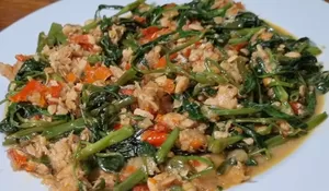 Bosen Kangkung Ditumis Aja? Kayaknya Perlu Cobain Deh Resep Kangkung Sambal Tempe Ini yang Nikmat Banget Dimakan Sama Nasi Hangat!