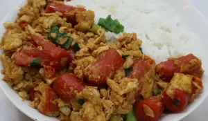 Menu Masakan Harian Simple dari Olahan Telur dan Sosis yang Ditumis! Rasanya Enak dan Buatnya Gampang Banget!