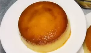 Perpaduan Olahan Pisang dengan Manisnya Karamel Bisa Membuat Puding Selembut dan Selegit Ini!