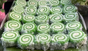 Memiliki Tampilan Cantik dan Rasa Manis yang Kenyal dari Kue Ini Ternyata Terbuat dari Olahan Singkong!