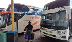 Libur Natal dan Tahun Baru, Tiket Bus di Depok Naik Rp50 Ribu : Ini Wilayah Tujuan Mayoritas Penumpang Terminal Jatijajar