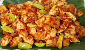 Ternyata Olahan Tahu dan Petai Enak Dimasak dengan Bumbu Balado yang Pedas dan Nikmat!