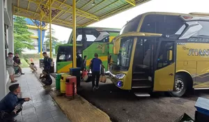 Puluhan Ribu Warga Tinggalkan Depok dari Terminal Jatijajar, Arus Balik Nataru Diprediksi 2 Hingga 3 Januari 2025