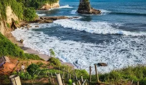 Liburan Tahun Baru Gak Perlu Jauh-Jauh, di Sukabumi Ada Pantai yang Layaknya Pantai di Bali yang Sangat Indah!