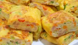 Gak Perlu Kukus, Bisa Buat Telur Dadar Sayuran Lembut dan Gurih yang Cocok Jadi Bekal Anak Sekolah yang Simple!
